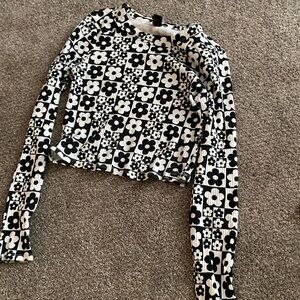 Graphic long sleeve tee, flower design